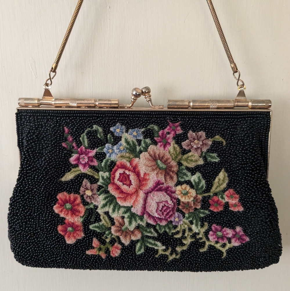 Vintage needlepoint & beaded convertible purse w/ gold serpentine chain handle